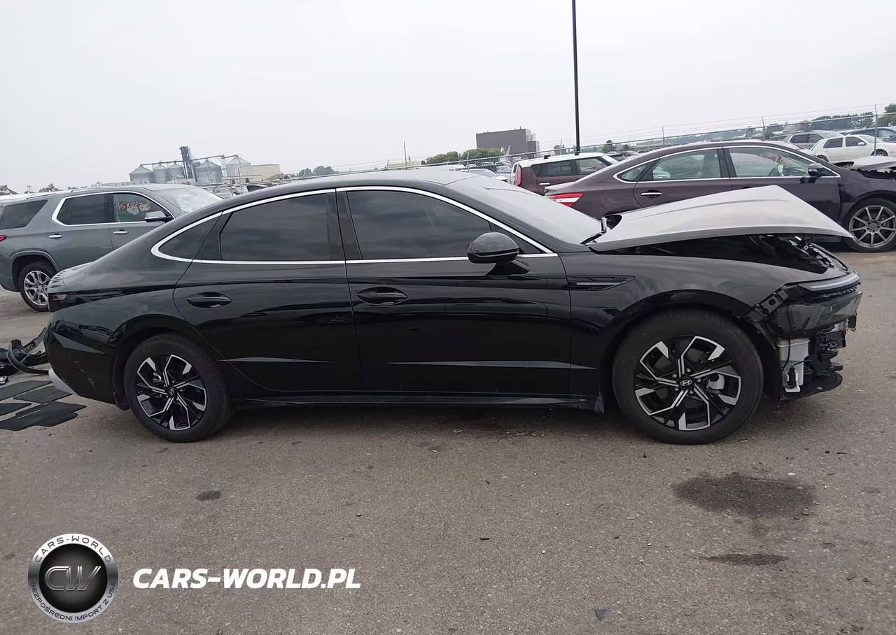 2025 Hyundai Sonata Sel VIN:KMHL64JA7SA507402 - 13