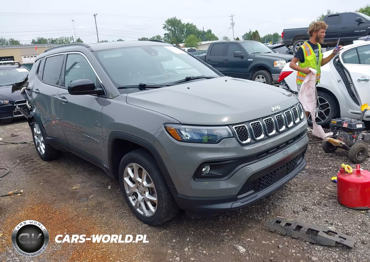 2023 Jeep Compass Latitude Lux Fwd