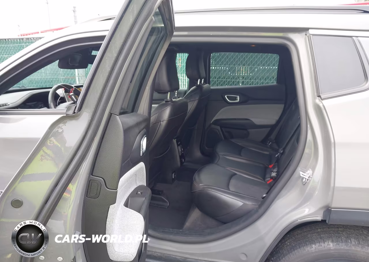 2023 Jeep Compass Latitude Lux Fwd VIN:3C4NJDFN8PT533403 - 8