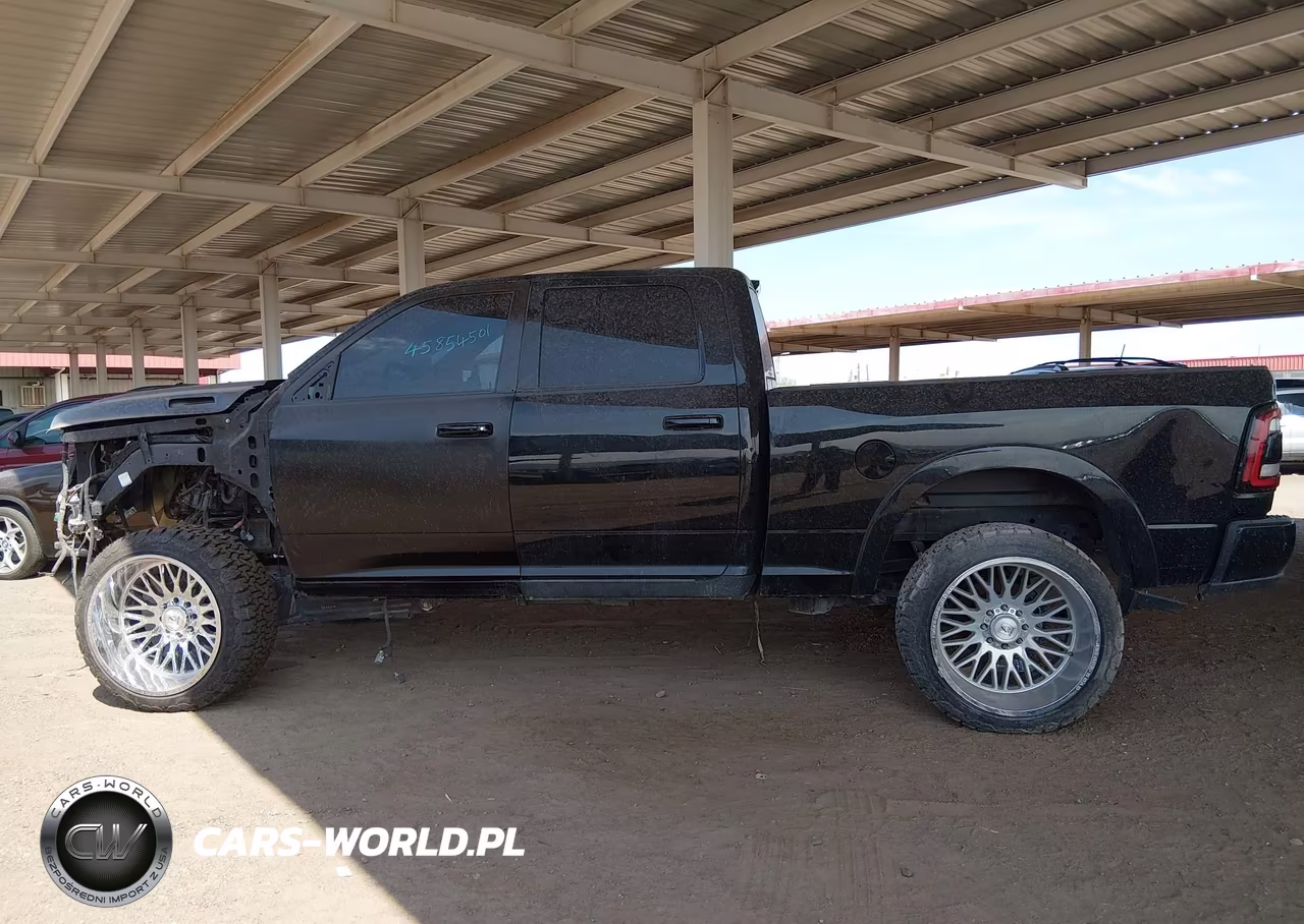 2019 Ram 2500 Laramie 4X4 6'4 Box VIN:3C6UR5FL0KG702041 - 14