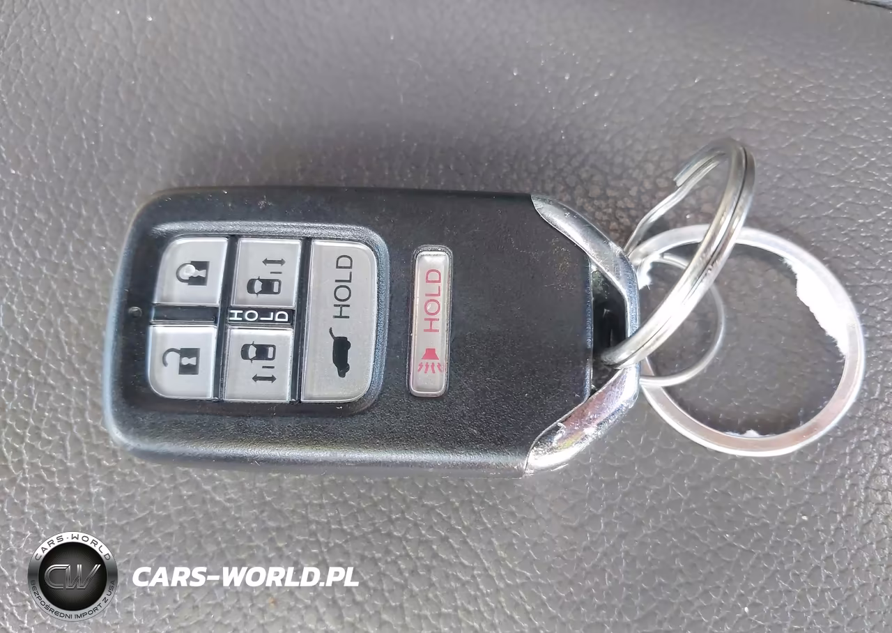 2016 Honda Odyssey Touring VIN:5FNRL5H99GB108286 - 11