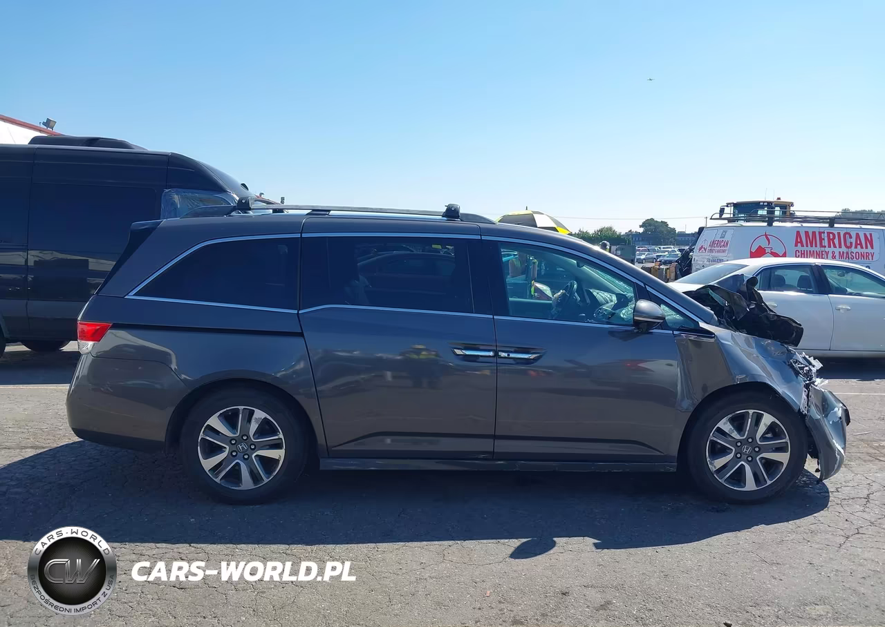 2016 Honda Odyssey Touring VIN:5FNRL5H99GB108286 - 13