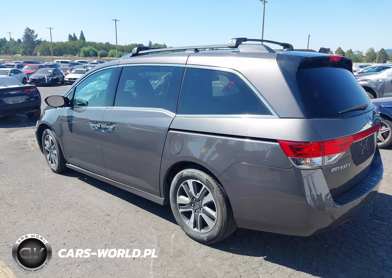 2016 Honda Odyssey Touring VIN:5FNRL5H99GB108286 - 3