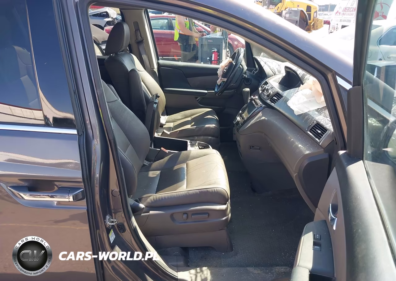 2016 Honda Odyssey Touring VIN:5FNRL5H99GB108286 - 5