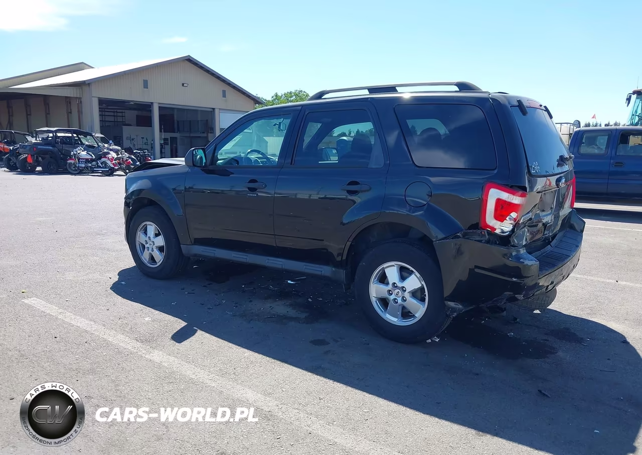 2011 Ford Escape Xlt VIN:1FMCU0D76BKA08244 - 3