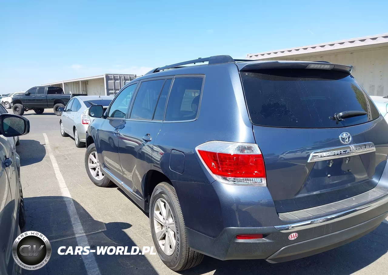 2013 Toyota Highlander Base Plus V6 VIN:5TDZK3EH3DS126891 - 3