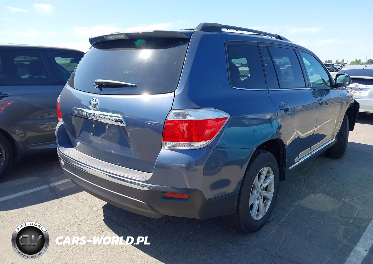 2013 Toyota Highlander Base Plus V6 VIN:5TDZK3EH3DS126891 - 4