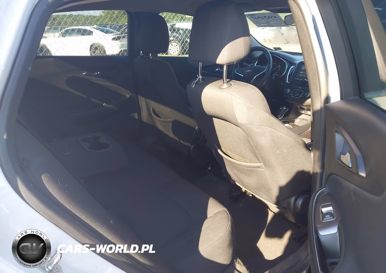 2018 Chevrolet Malibu Lt VIN:1G1ZD5ST6JF181452 - 8