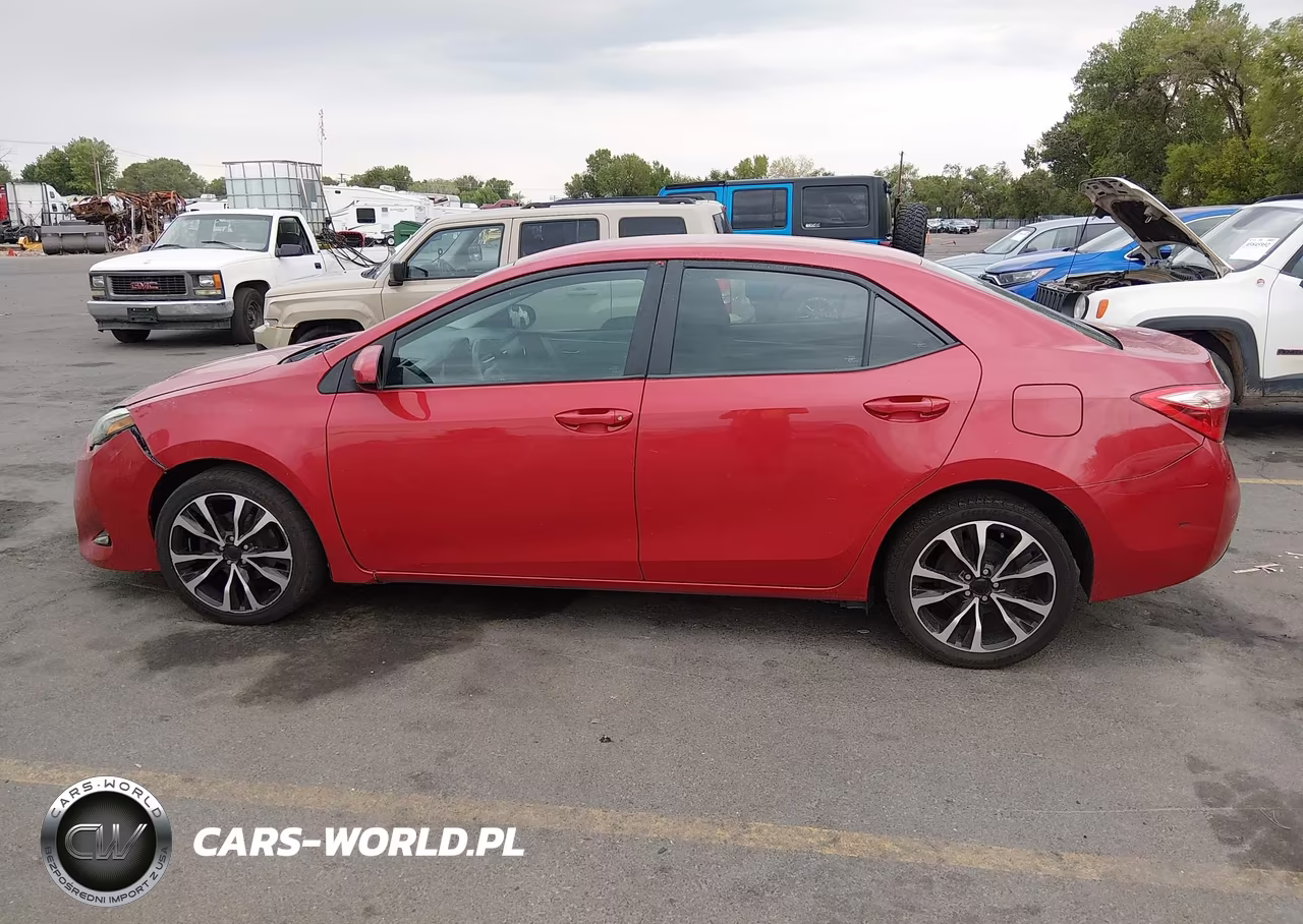 2018 Toyota Corolla Le VIN:2T1BURHEXJC073319 - 14