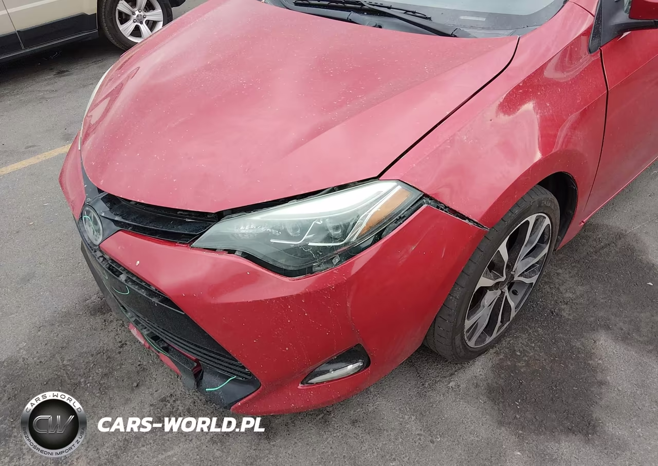 2018 Toyota Corolla Le VIN:2T1BURHEXJC073319 - 17