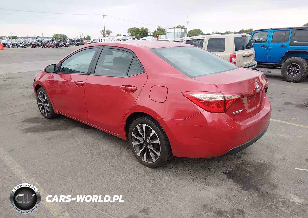 2018 Toyota Corolla Le VIN:2T1BURHEXJC073319 - 3