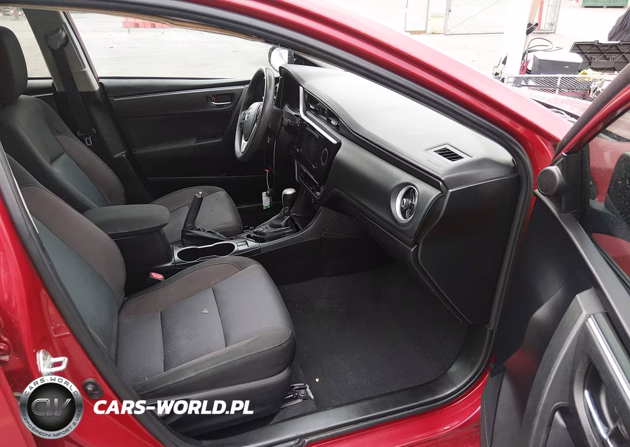 2018 Toyota Corolla Le VIN:2T1BURHEXJC073319 - 5