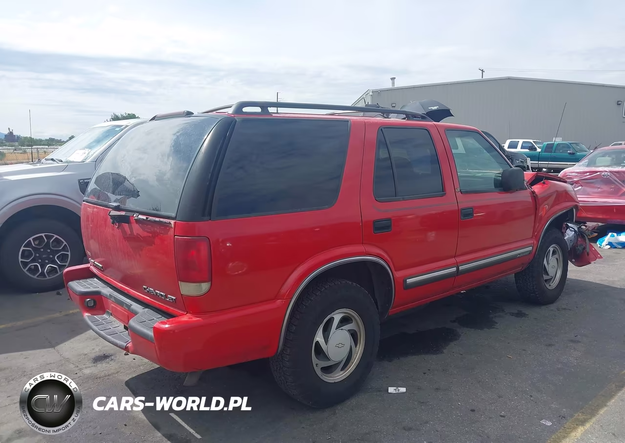 2001 Chevrolet Blazer VIN:1GNDT13W81K225651 - 4
