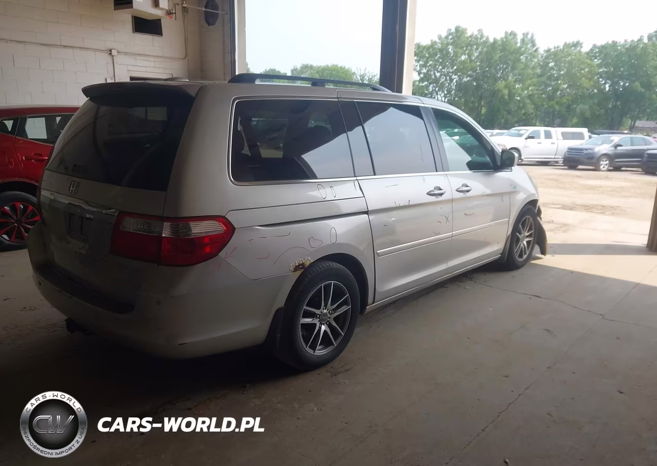2005 Honda Odyssey Touring VIN:5FNRL38855B114997 - 4