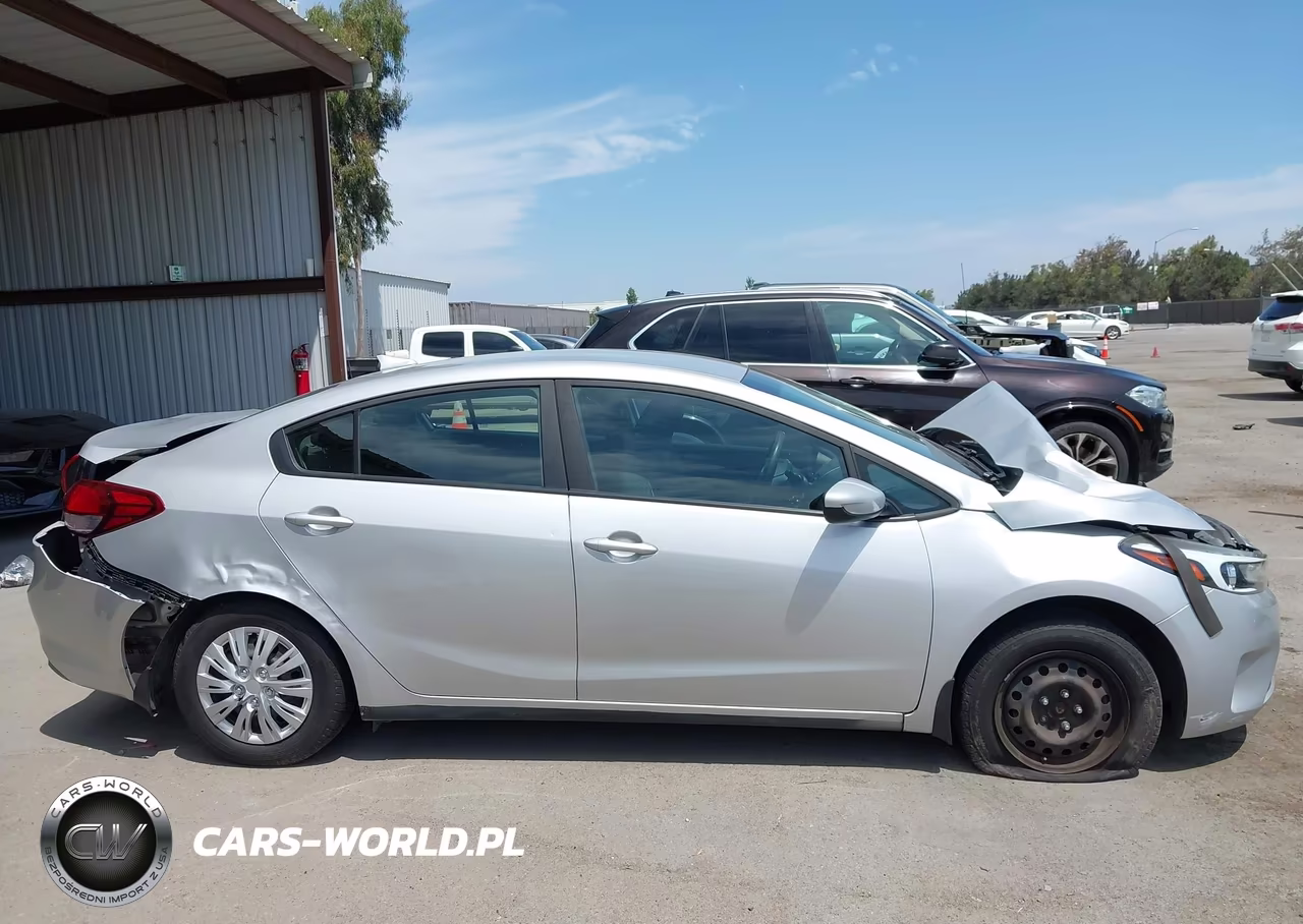 2018 Kia Forte Lx VIN:3KPFL4A78JE182012 - 14