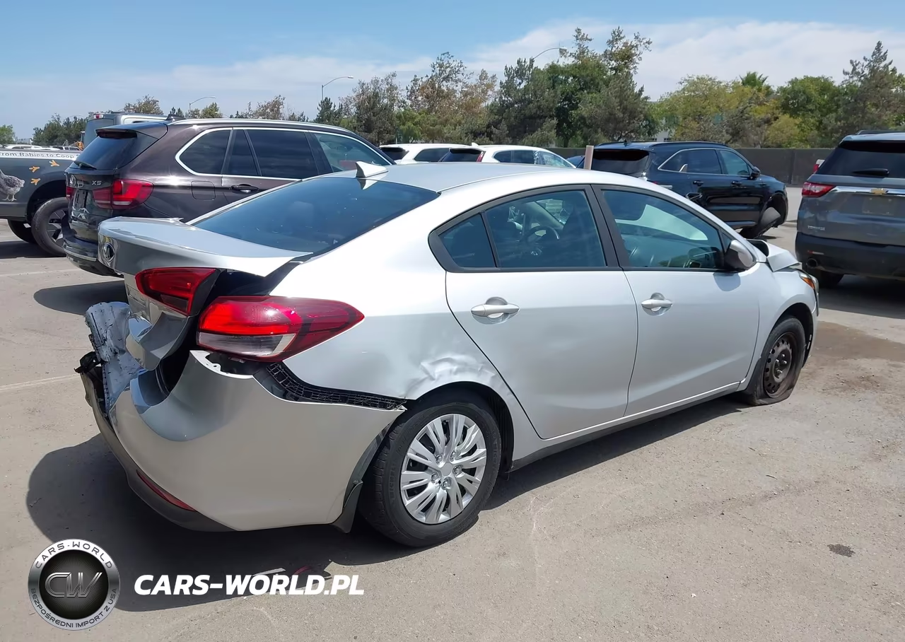 2018 Kia Forte Lx VIN:3KPFL4A78JE182012 - 4