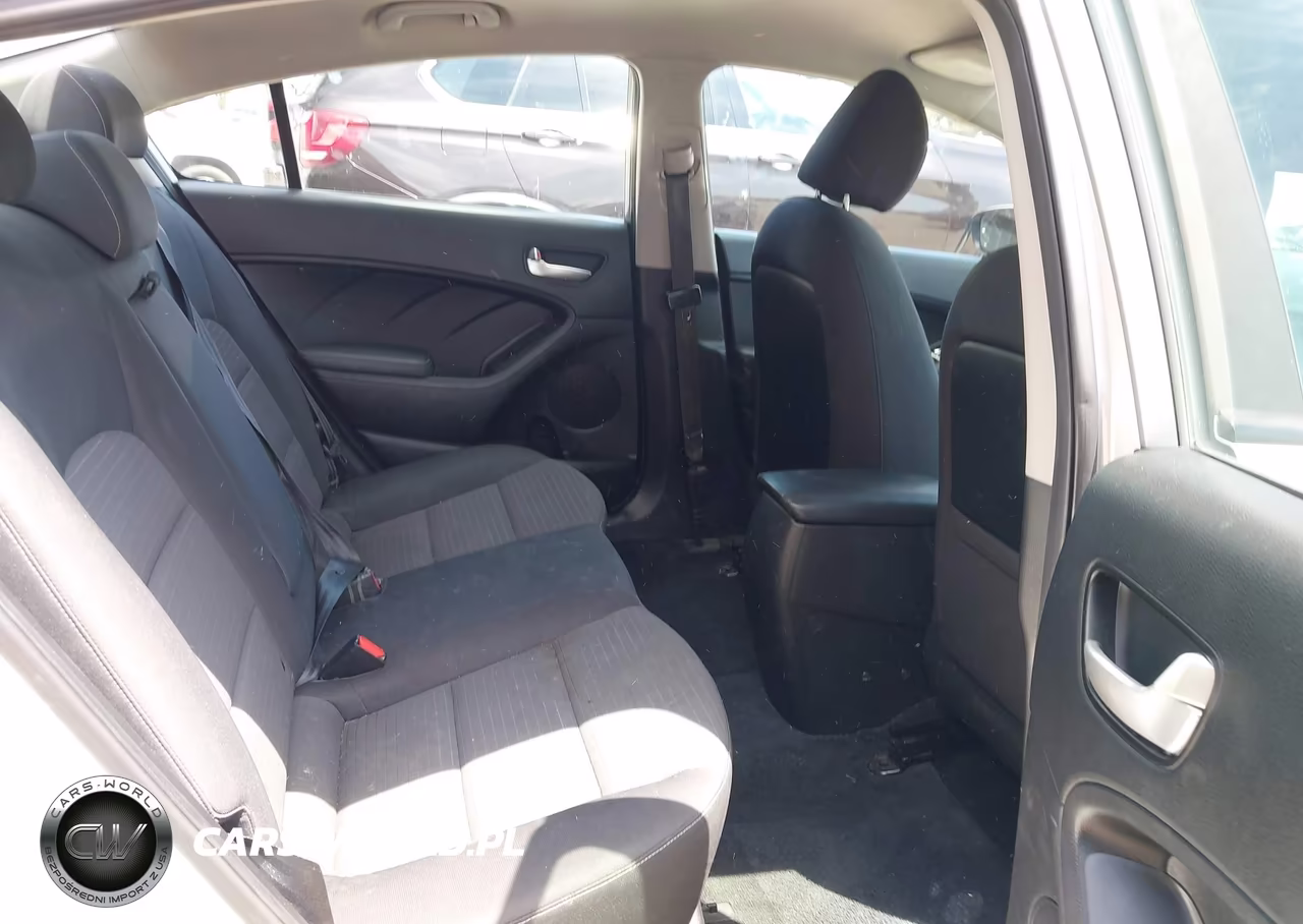 2018 Kia Forte Lx VIN:3KPFL4A78JE182012 - 8