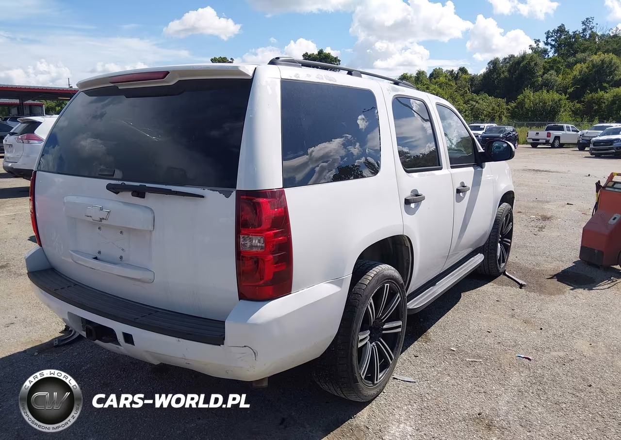 2008 Chevrolet Tahoe Ls VIN:1GNFC13C08J213833 - 4