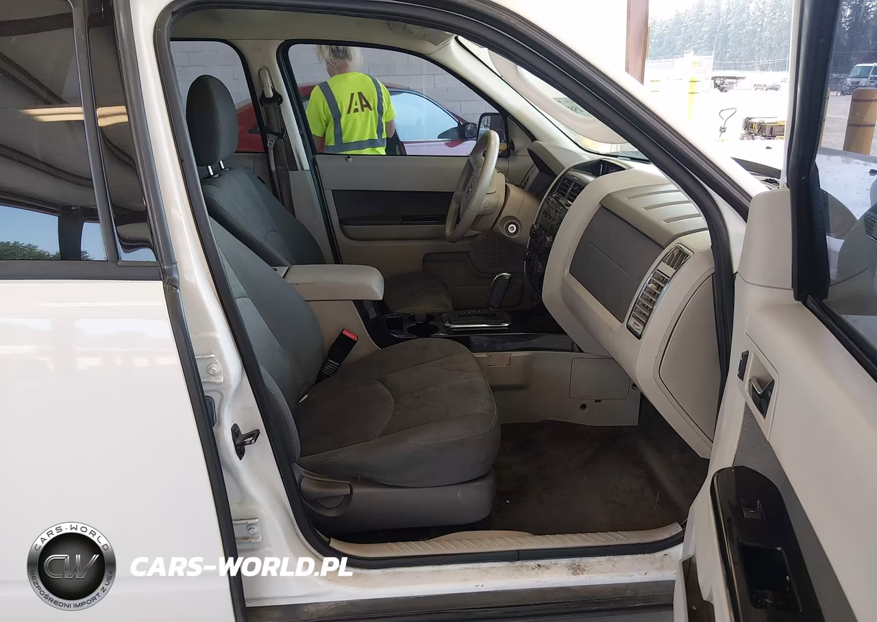 2011 Mazda Tribute I Sport VIN:4F2CY0C74BKM07230 - 5