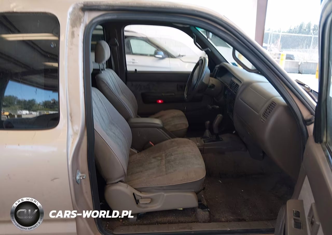 1999 Toyota Tacoma VIN:4TAWN72N3XZ465015 - 5