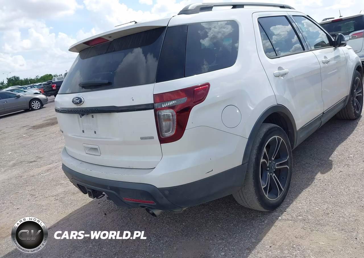 2015 Ford Explorer Sport VIN:1FM5K8GT4FGA92840 - 4