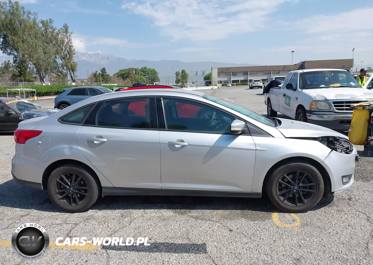 2017 Ford Focus Se VIN:1FADP3FEXHL230498 - 13