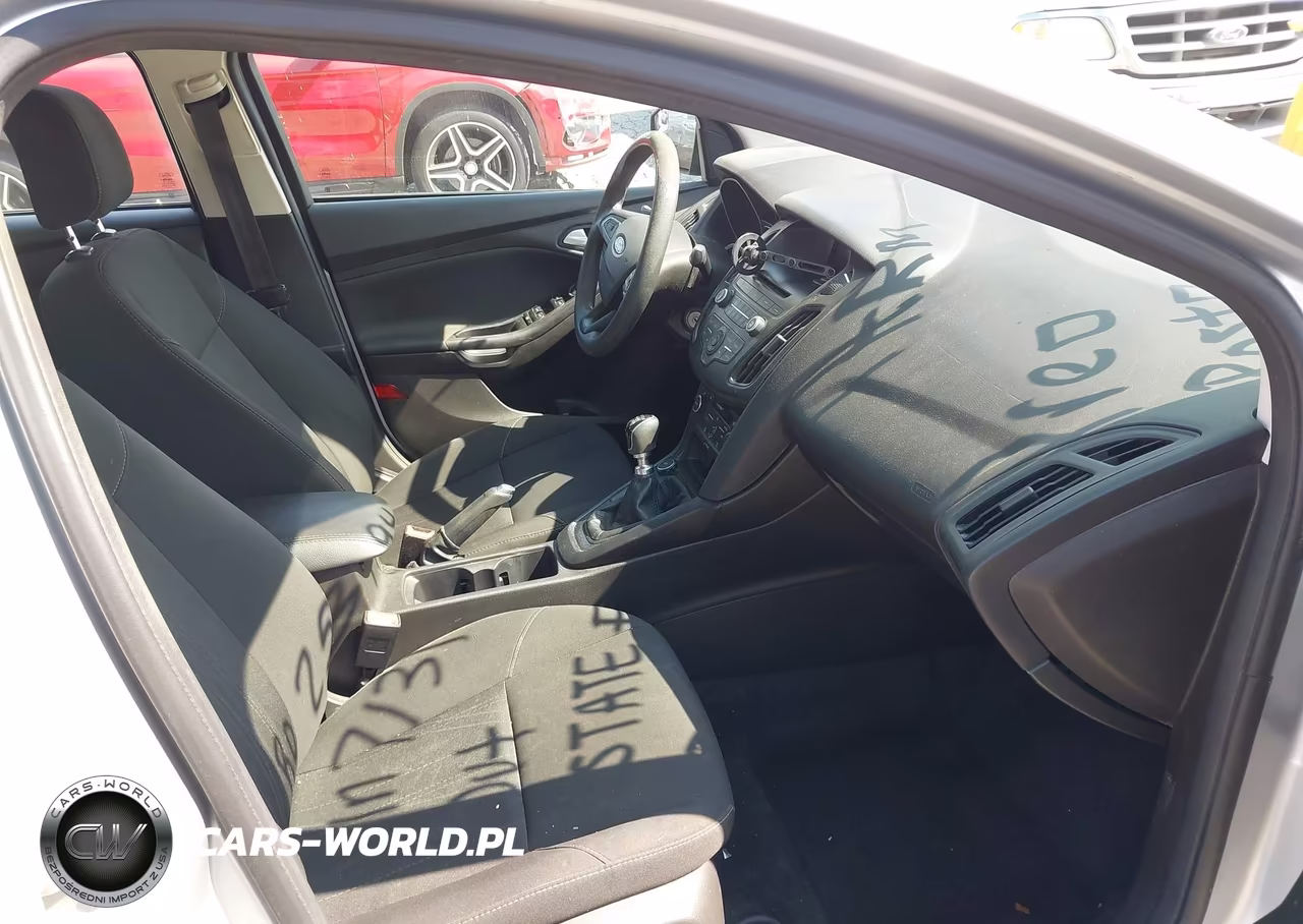 2017 Ford Focus Se VIN:1FADP3FEXHL230498 - 5