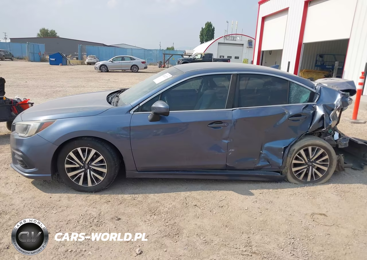 2018 Subaru Legacy 2.5I Premium VIN:4S3BNAC66J3015439 - 15