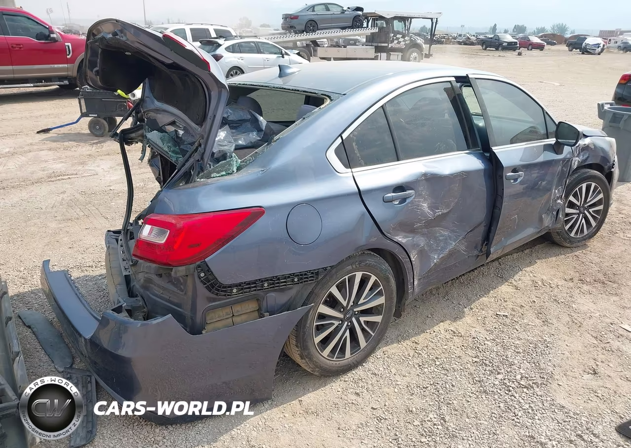 2018 Subaru Legacy 2.5I Premium VIN:4S3BNAC66J3015439 - 4