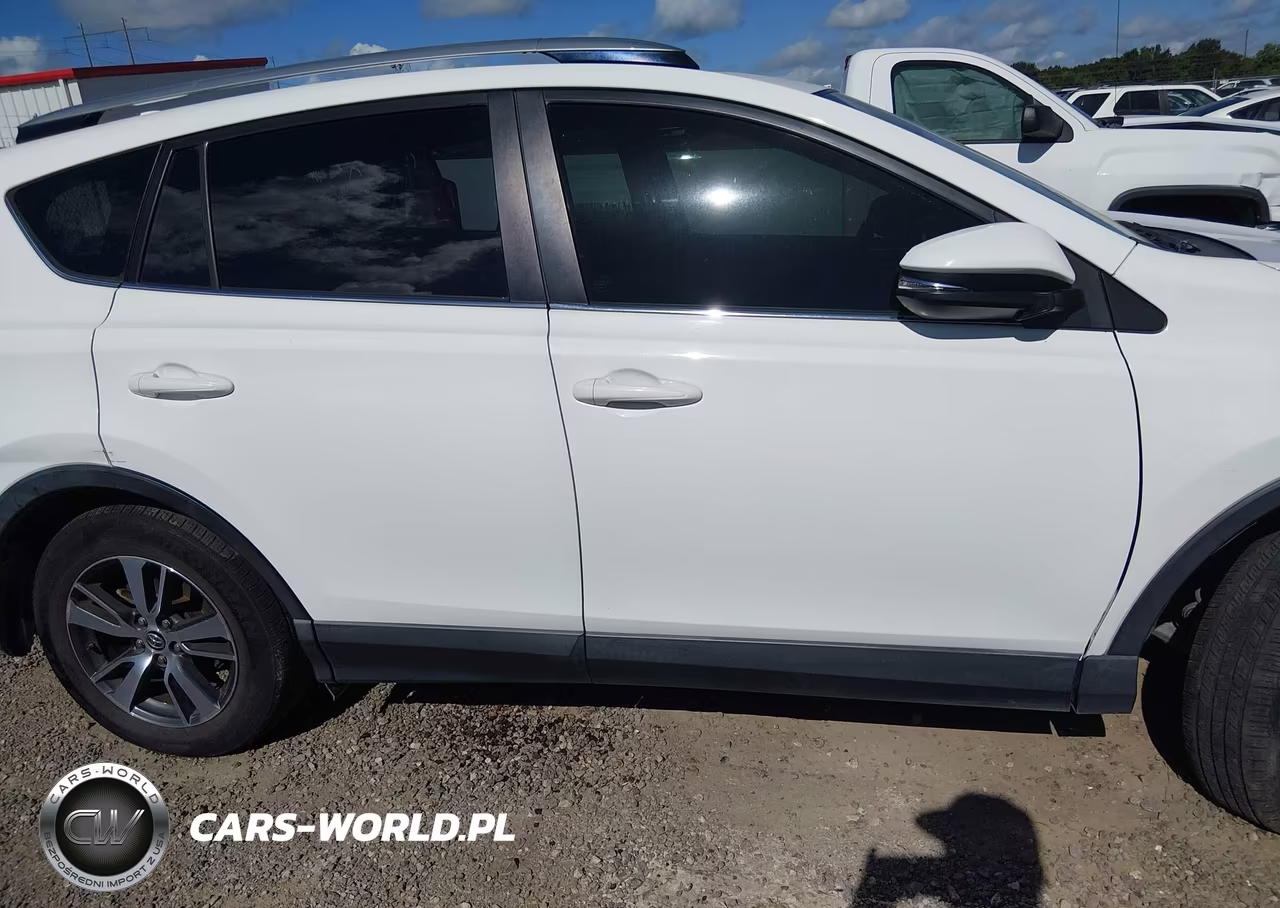 2018 Toyota Rav4 Xle VIN:JTMWFREV5JJ175809 - 14