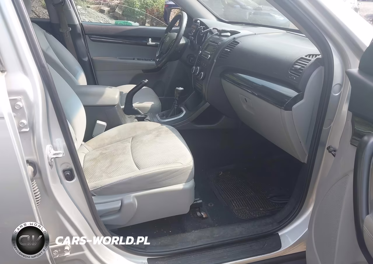 2011 Kia Sorento VIN:5XYKT3A10BG145514 - 5