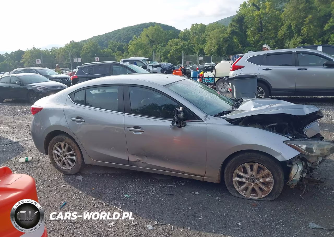 2016 Mazda Mazda3 I Sport VIN:JM1BM1U71G1311080 - 13