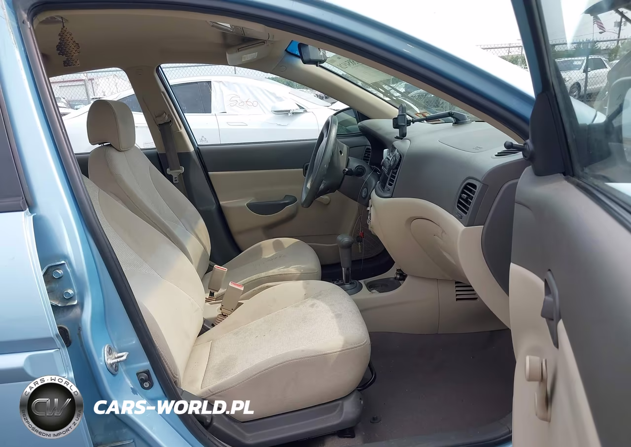 2009 Hyundai Accent Gls VIN:KMHCN46C89U285524 - 5