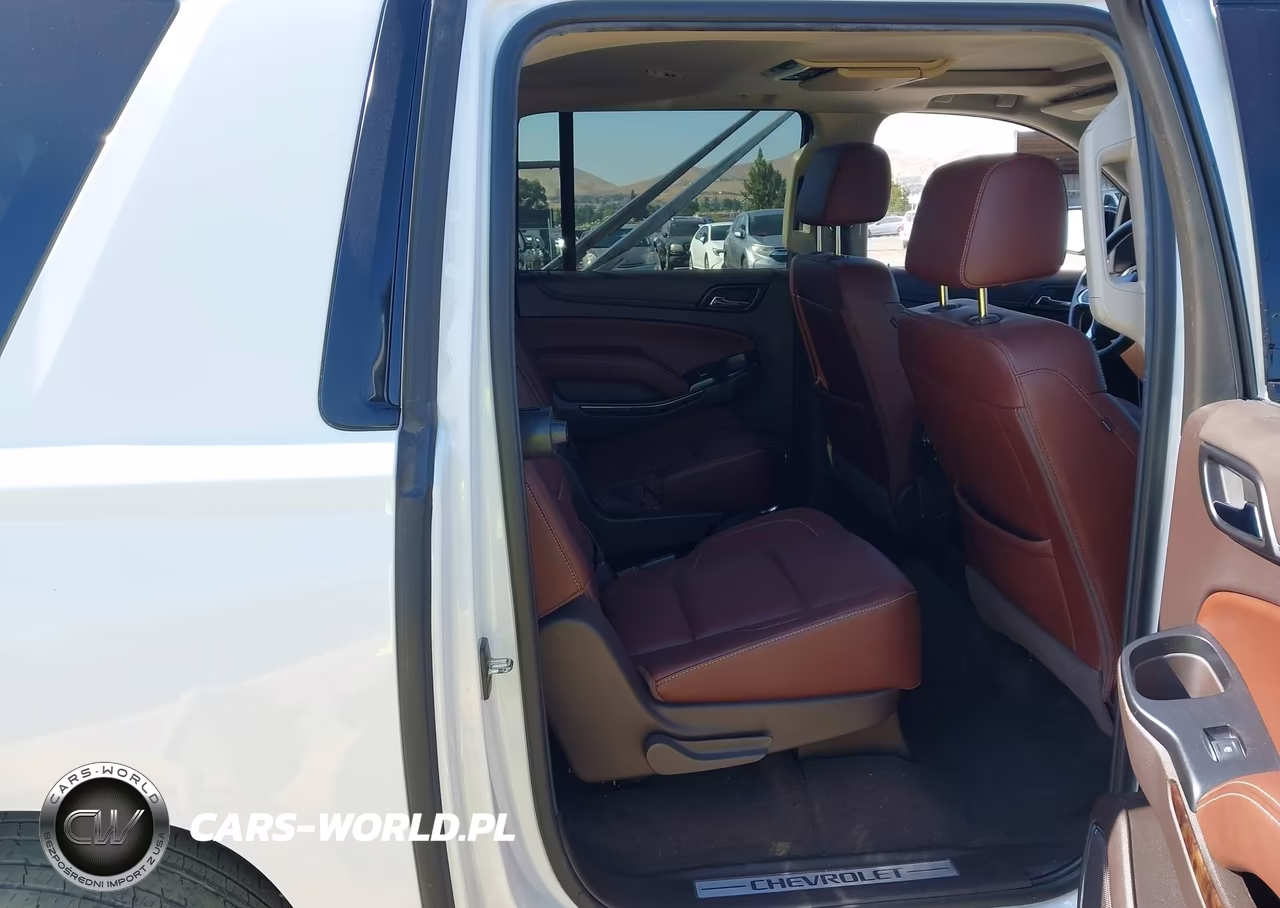 2018 Chevrolet Suburban Premier VIN:1GNSKJKC1JR318309 - 8