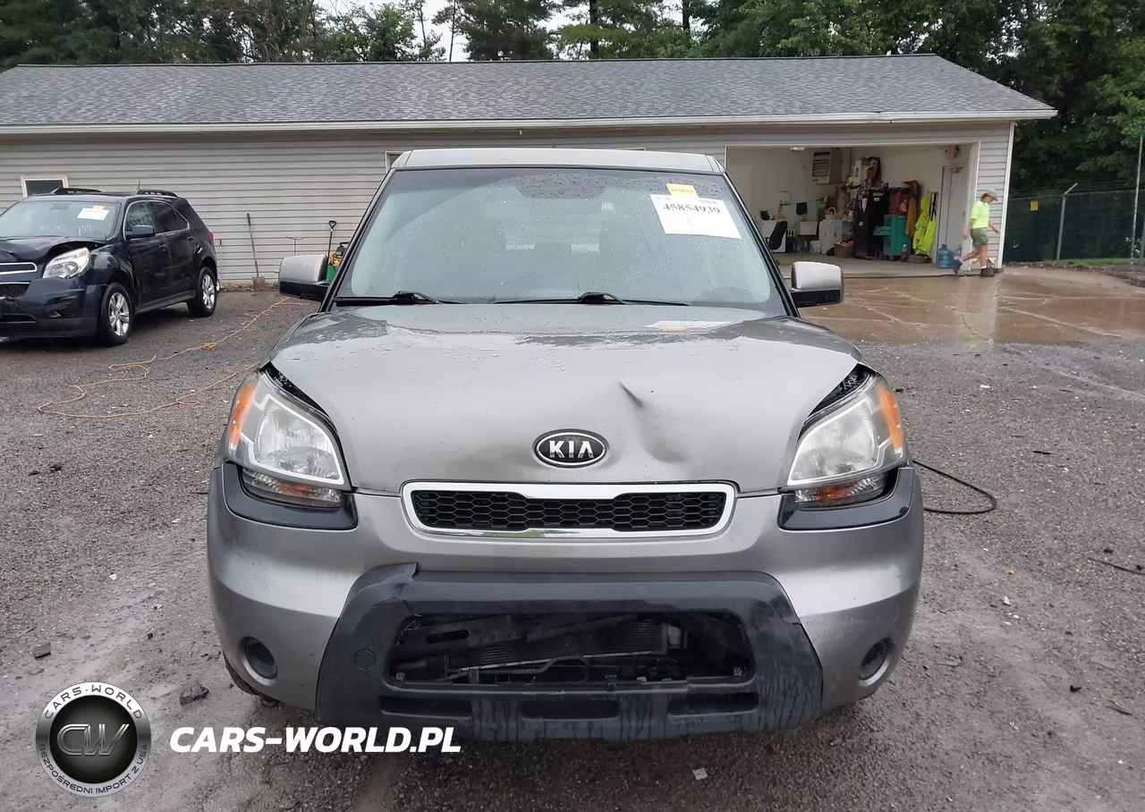 2011 Kia Soul + VIN:KNDJT2A29B7323187 - 13