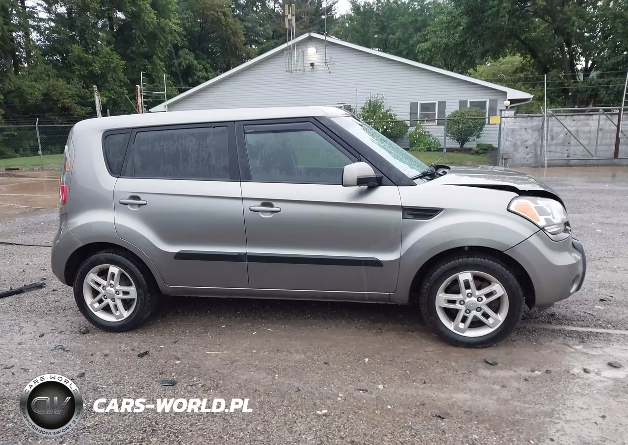 2011 Kia Soul + VIN:KNDJT2A29B7323187 - 14
