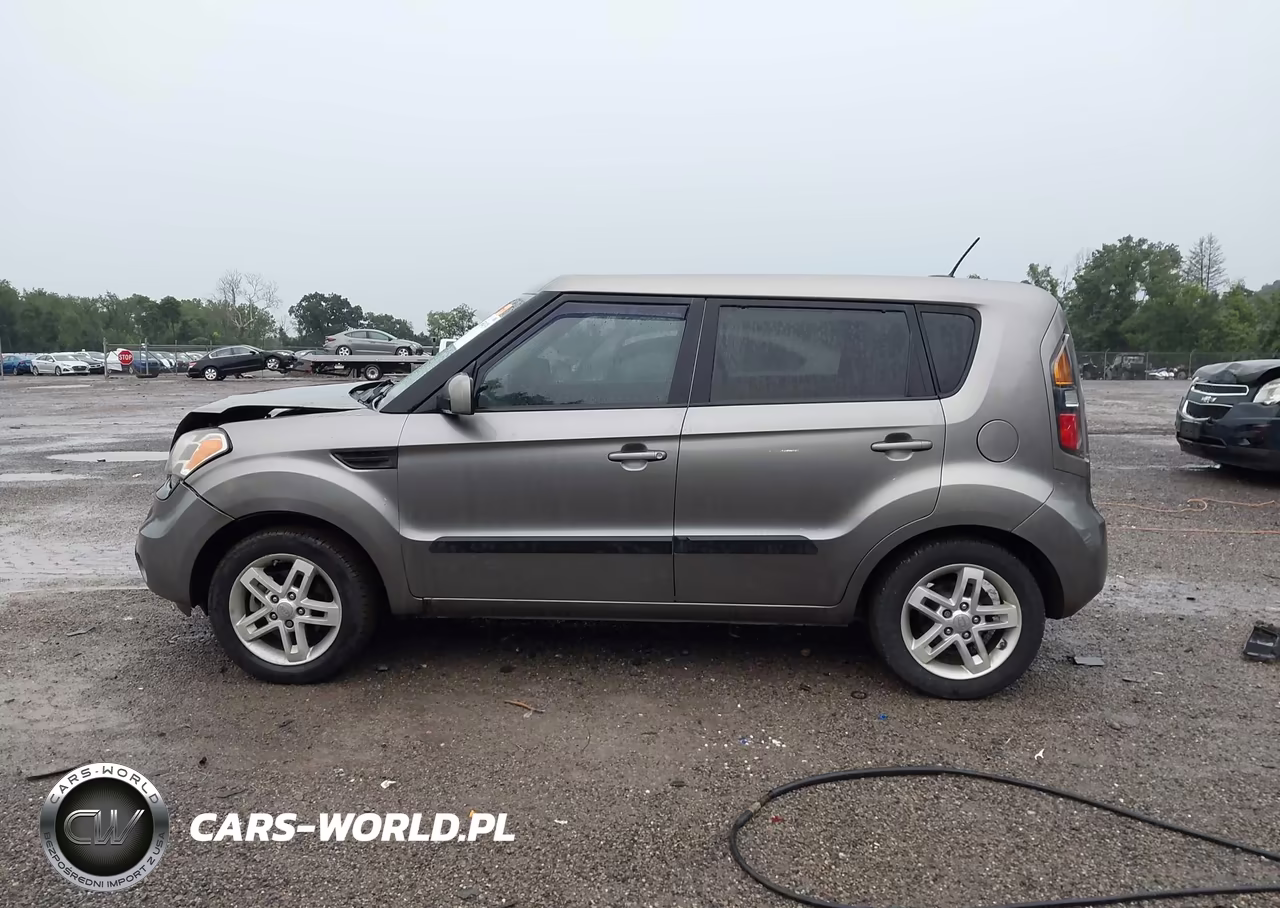 2011 Kia Soul + VIN:KNDJT2A29B7323187 - 15