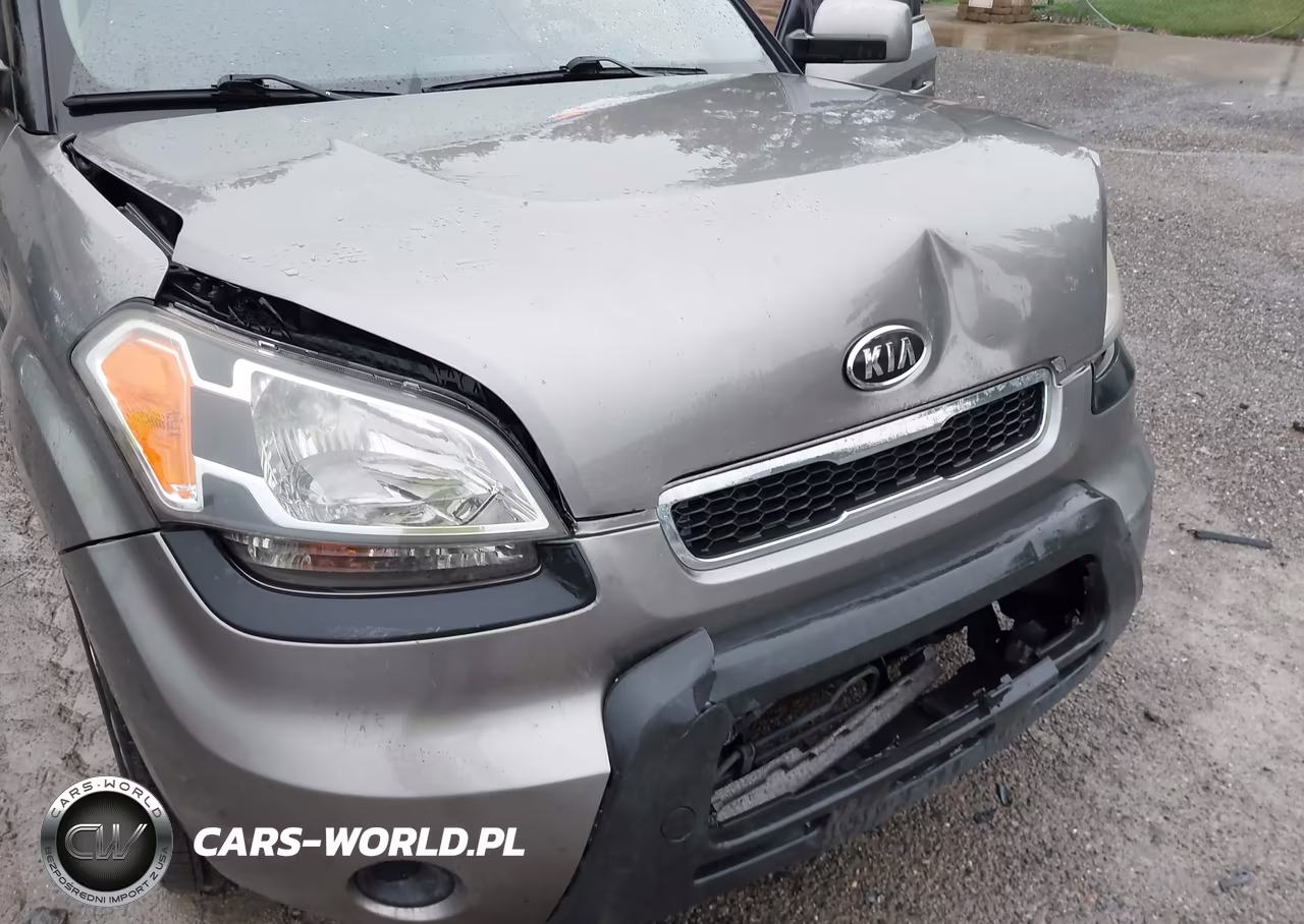 2011 Kia Soul + VIN:KNDJT2A29B7323187 - 6