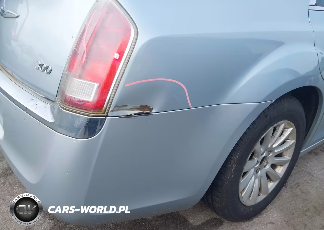 2013 Chrysler 300 Motown VIN:2C3CCAAG9DH658556 - 13