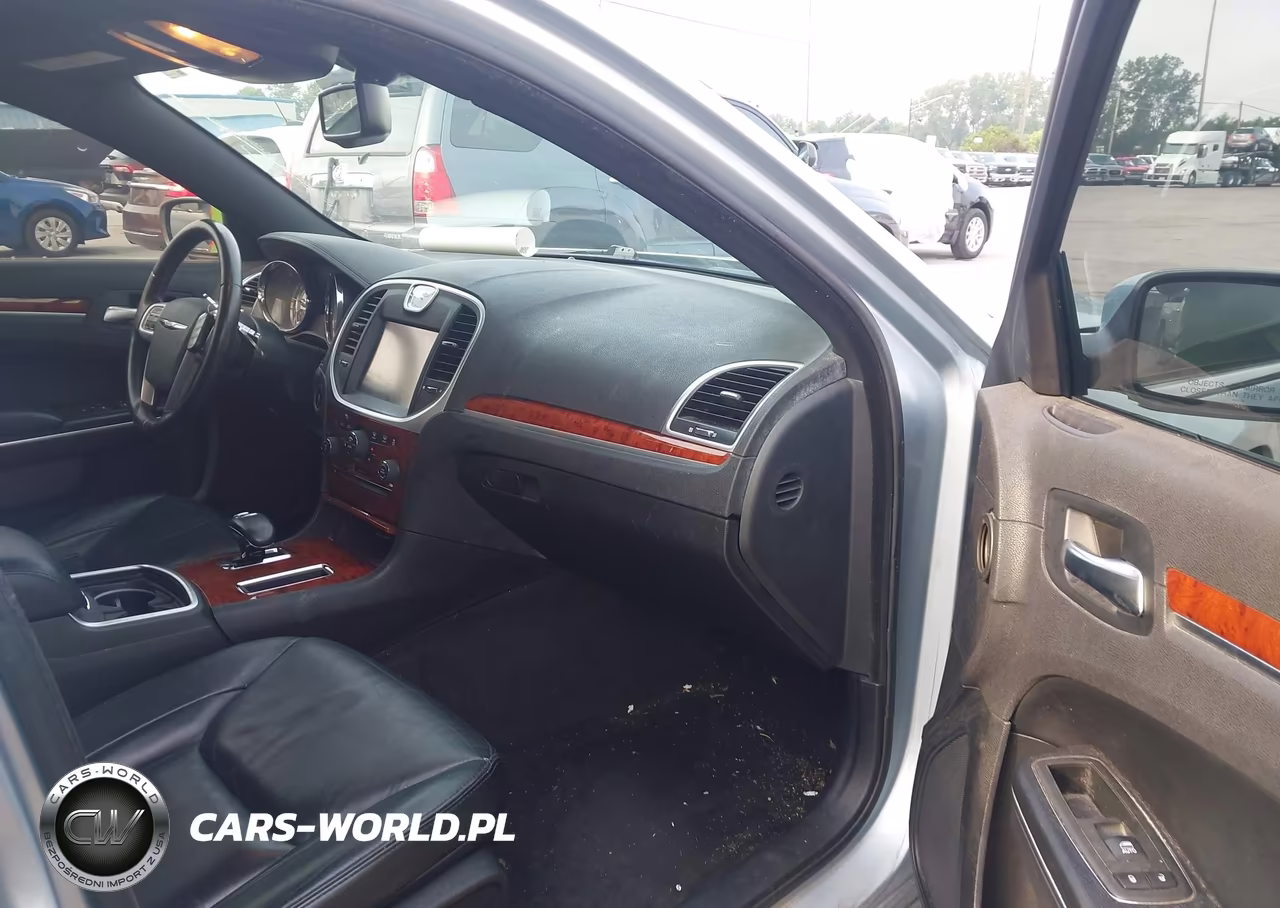 2013 Chrysler 300 Motown VIN:2C3CCAAG9DH658556 - 5
