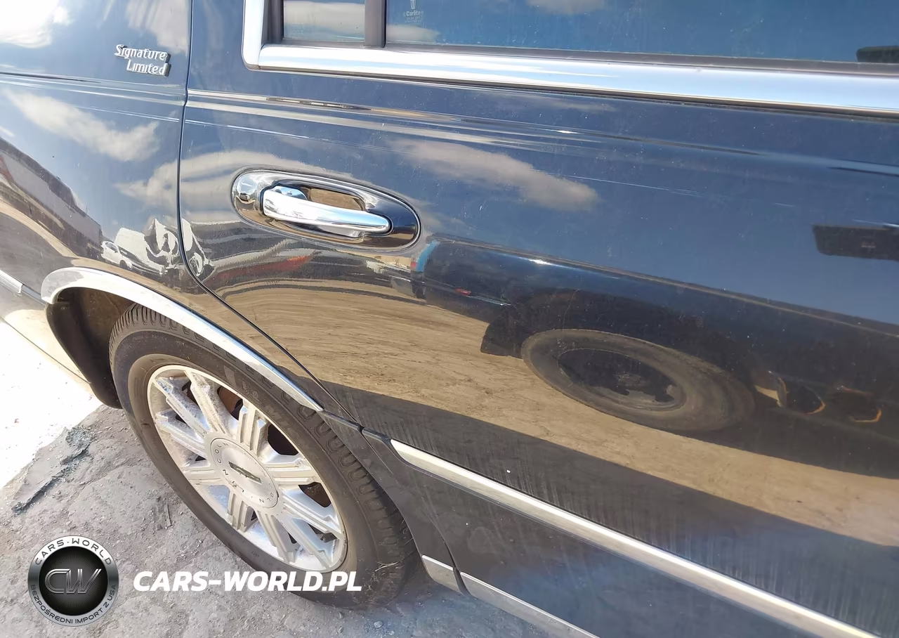 2006 Lincoln Town Car Signature Limited VIN:1LNHM82V46Y635811 - 12