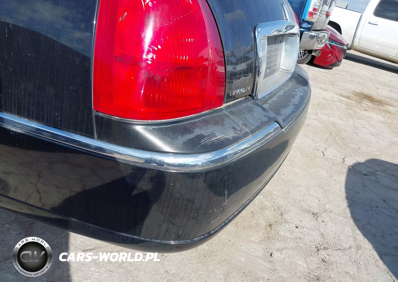 2006 Lincoln Town Car Signature Limited VIN:1LNHM82V46Y635811 - 13