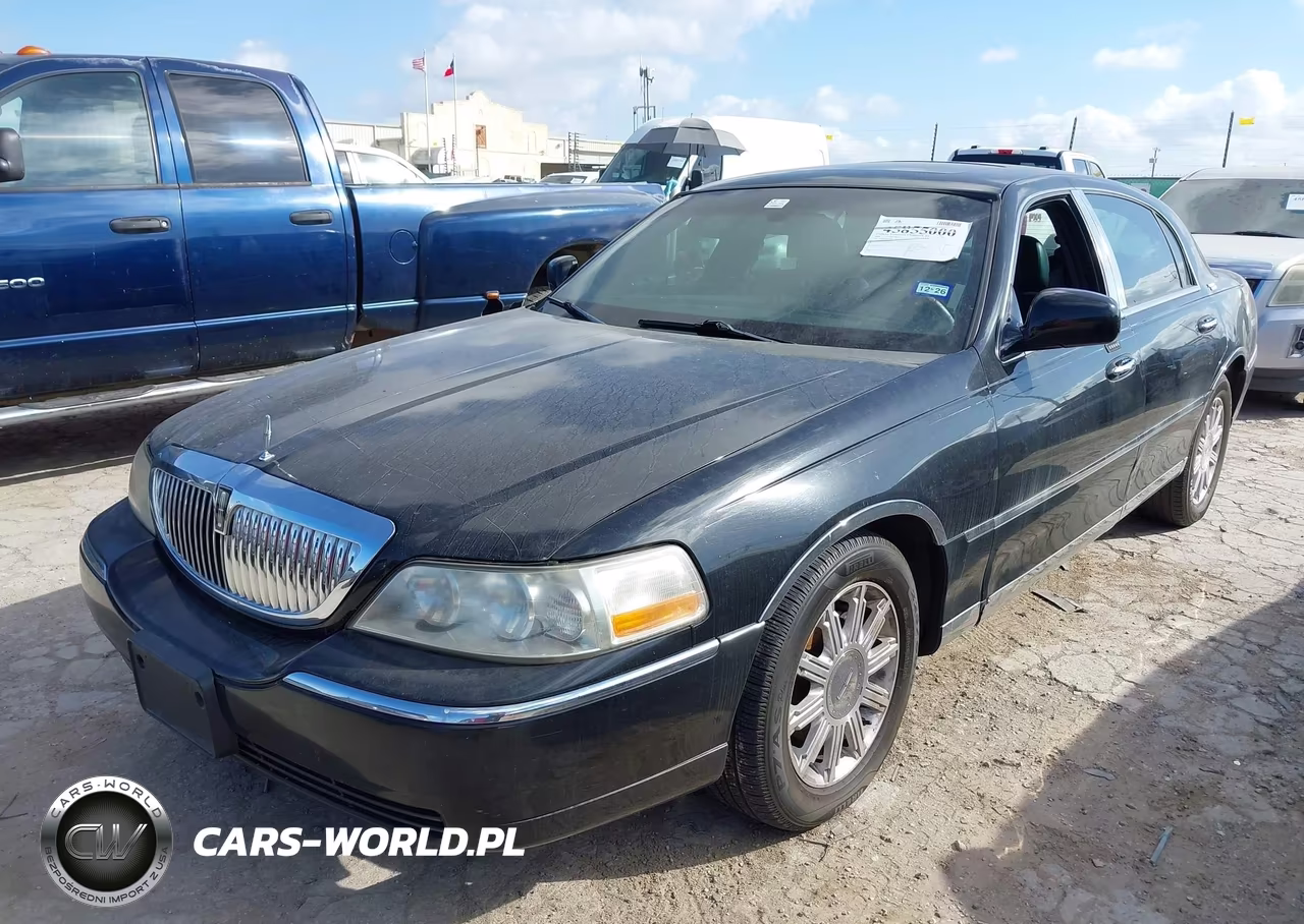 2006 Lincoln Town Car Signature Limited VIN:1LNHM82V46Y635811 - 2