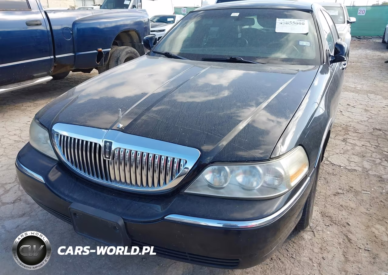 2006 Lincoln Town Car Signature Limited VIN:1LNHM82V46Y635811 - 6