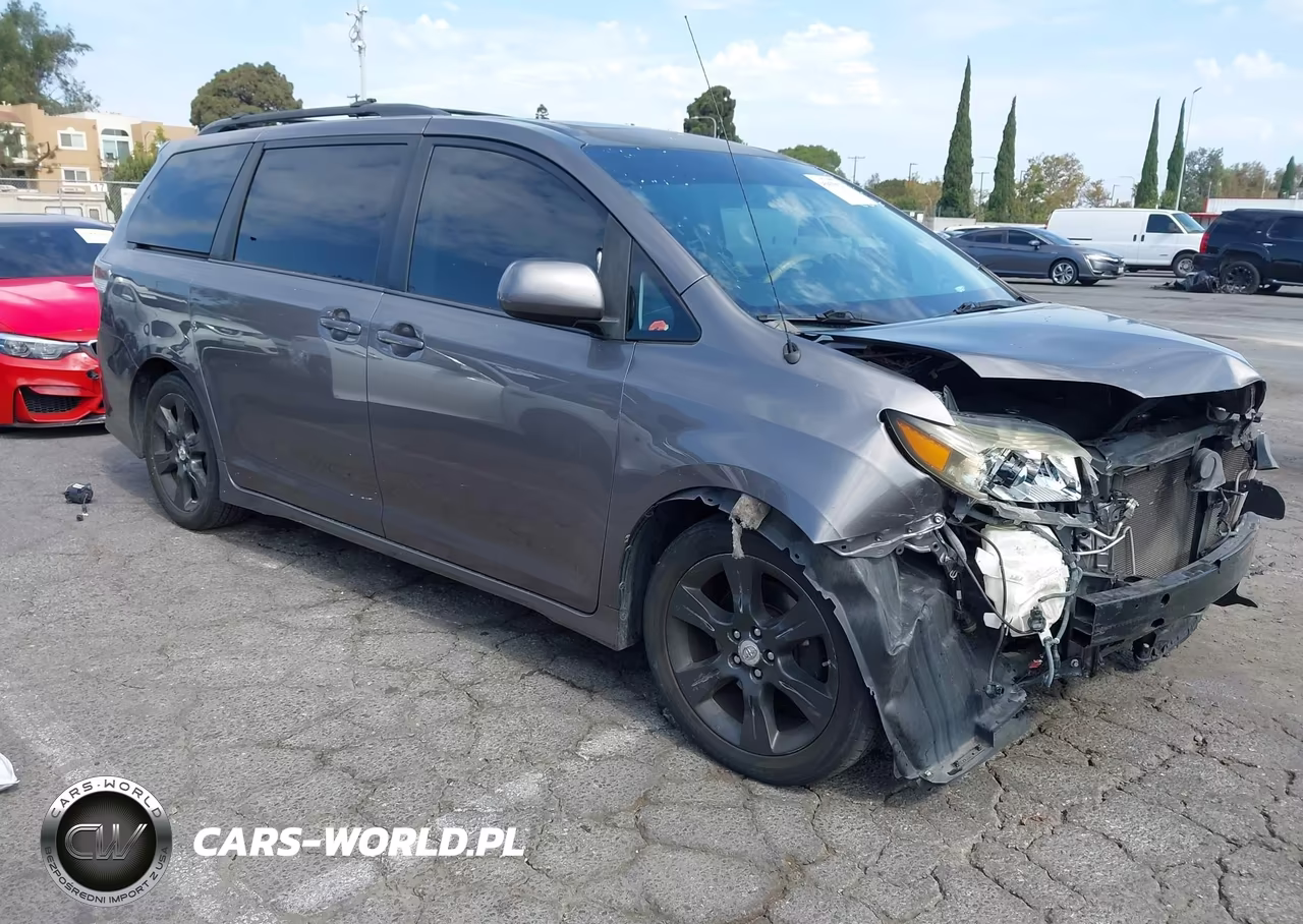2011 Toyota Sienna Se – zdjęcie 1 z 17