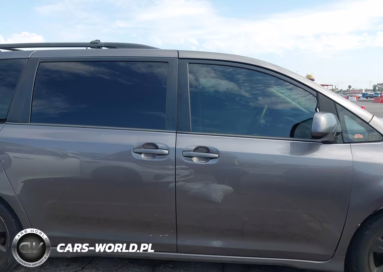 2011 Toyota Sienna Se VIN:5TDXK3DCXBS040522 - 14