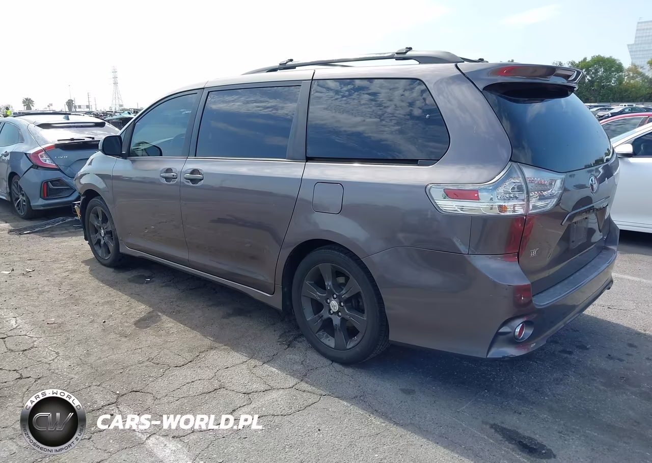 2011 Toyota Sienna Se VIN:5TDXK3DCXBS040522 - 3