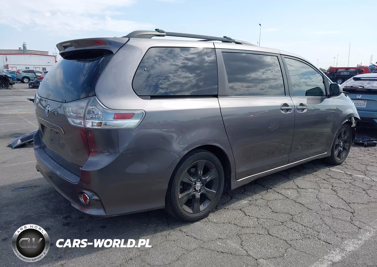 2011 Toyota Sienna Se VIN:5TDXK3DCXBS040522 - 4