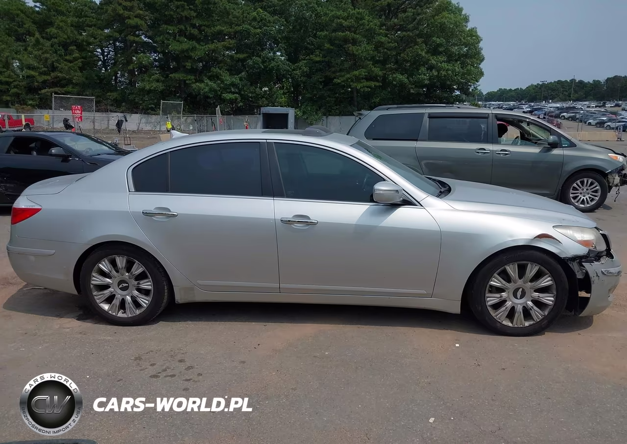 2009 Hyundai Genesis 3.8 VIN:KMHGC46E99U025951 - 13