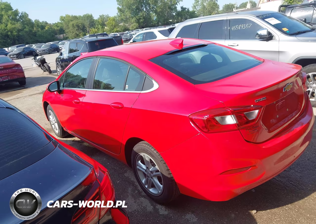 2018 Chevrolet Cruze Lt Auto VIN:1G1BE5SM9J7132487 - 3